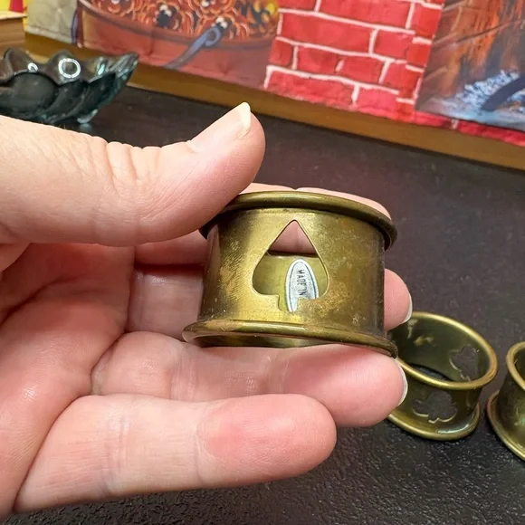 Vintage brass Card Suit Napkin Rings - Picture 4 of 5